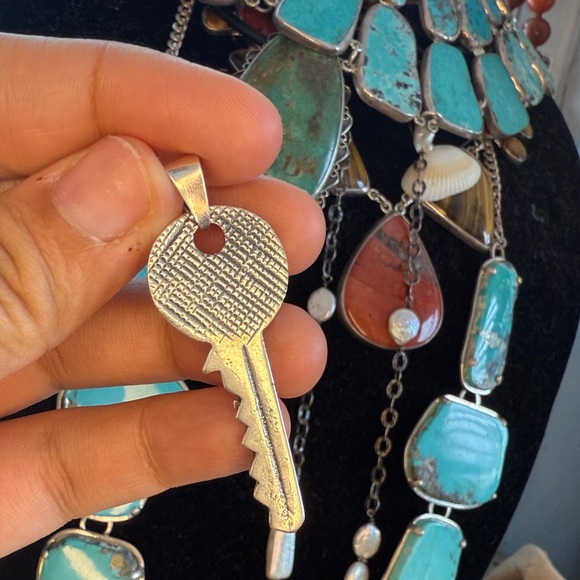 Sterling ๐ Key - Picture 1 of 2